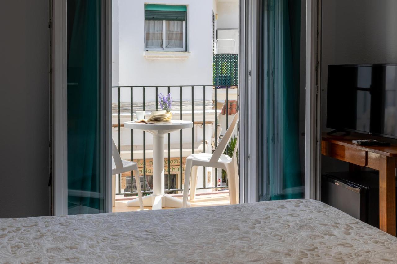 Hotel Oasis Conil De La Frontera Exterior photo