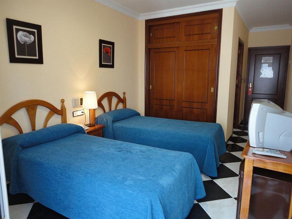 Hotel Oasis Conil De La Frontera Exterior photo