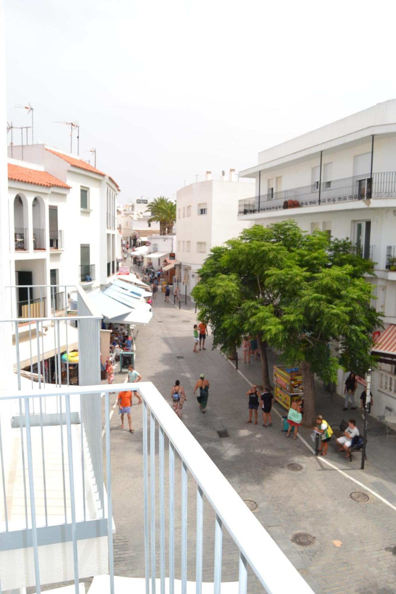 Hotel Oasis Conil De La Frontera Exterior photo