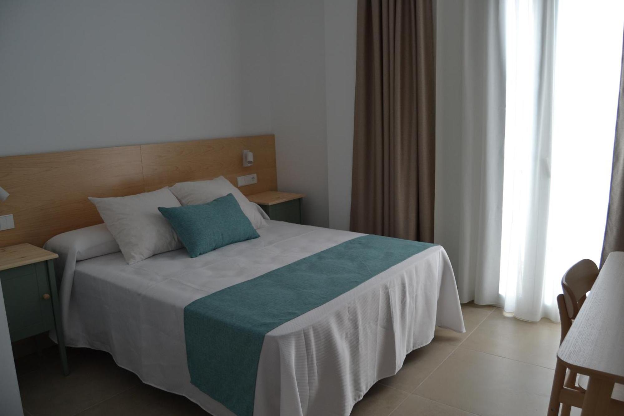 Hotel Oasis Conil De La Frontera Exterior photo