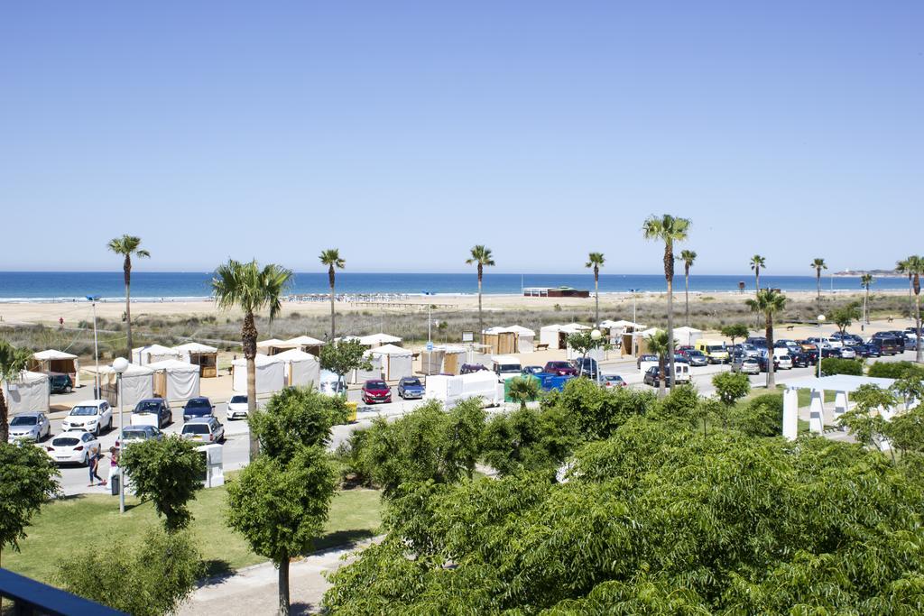 Hotel Oasis Conil De La Frontera Exterior photo