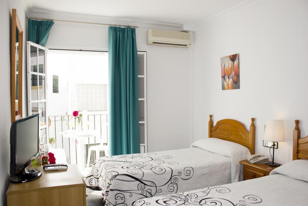 Hotel Oasis Conil De La Frontera Exterior photo