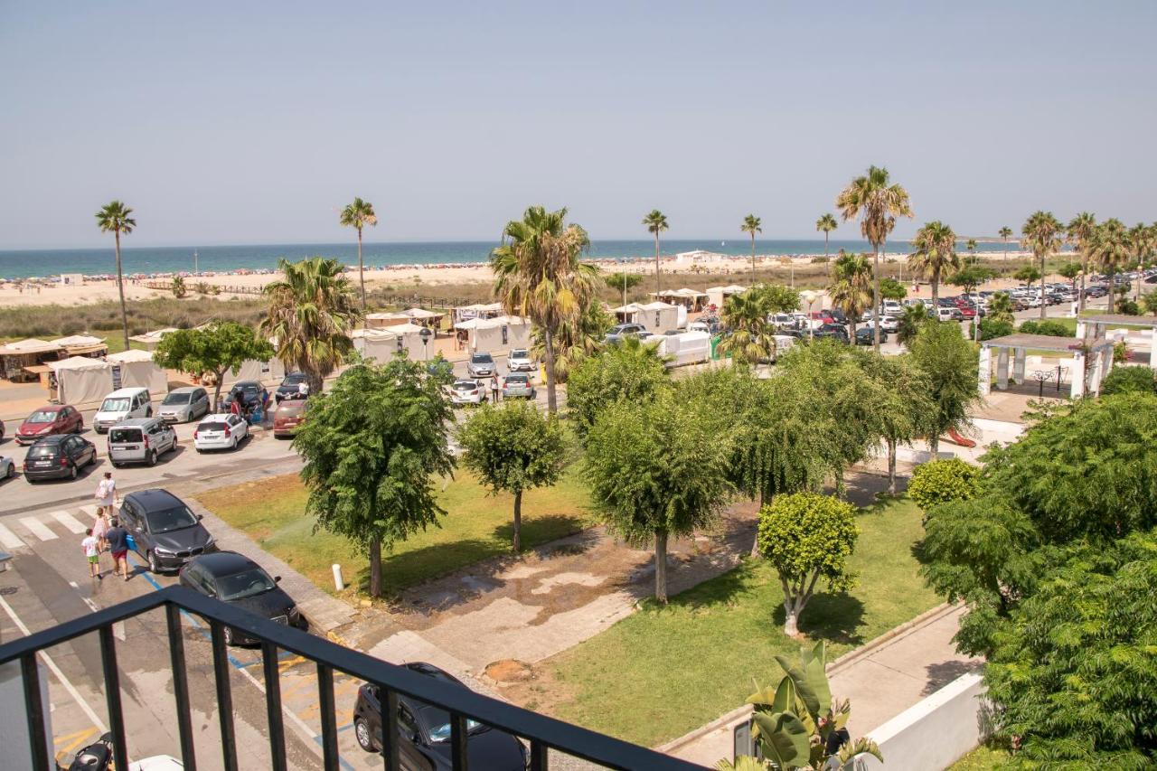 Hotel Oasis Conil De La Frontera Exterior photo